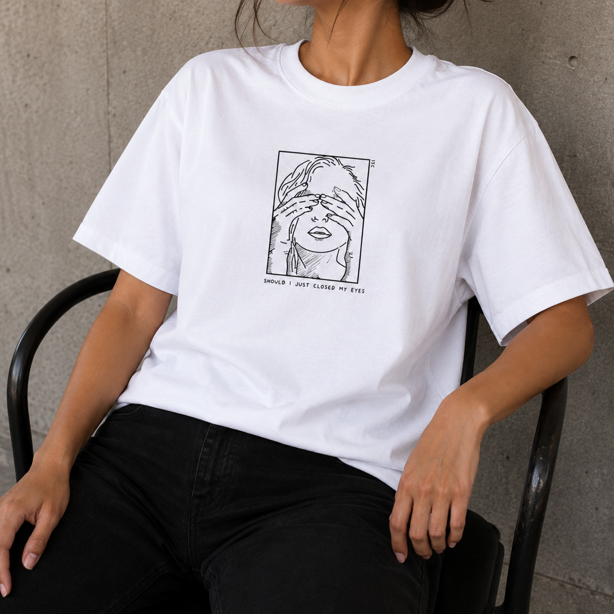 Playera Negra "Should I Just Closed My Eyes"